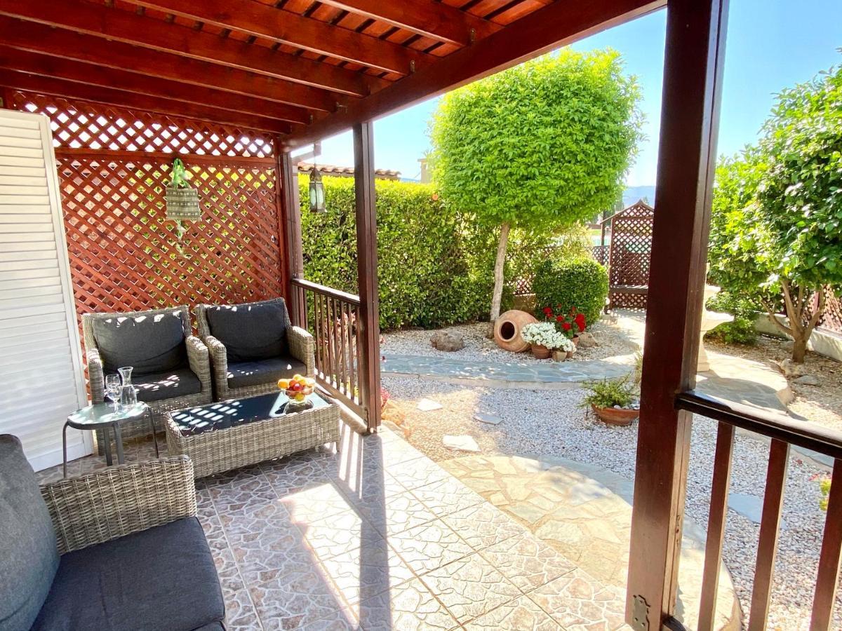 Villa Alicia With Priv Pool, Beautiful Garden And Shady Veranda- 5 Min To The Beach Peyia Exterior foto