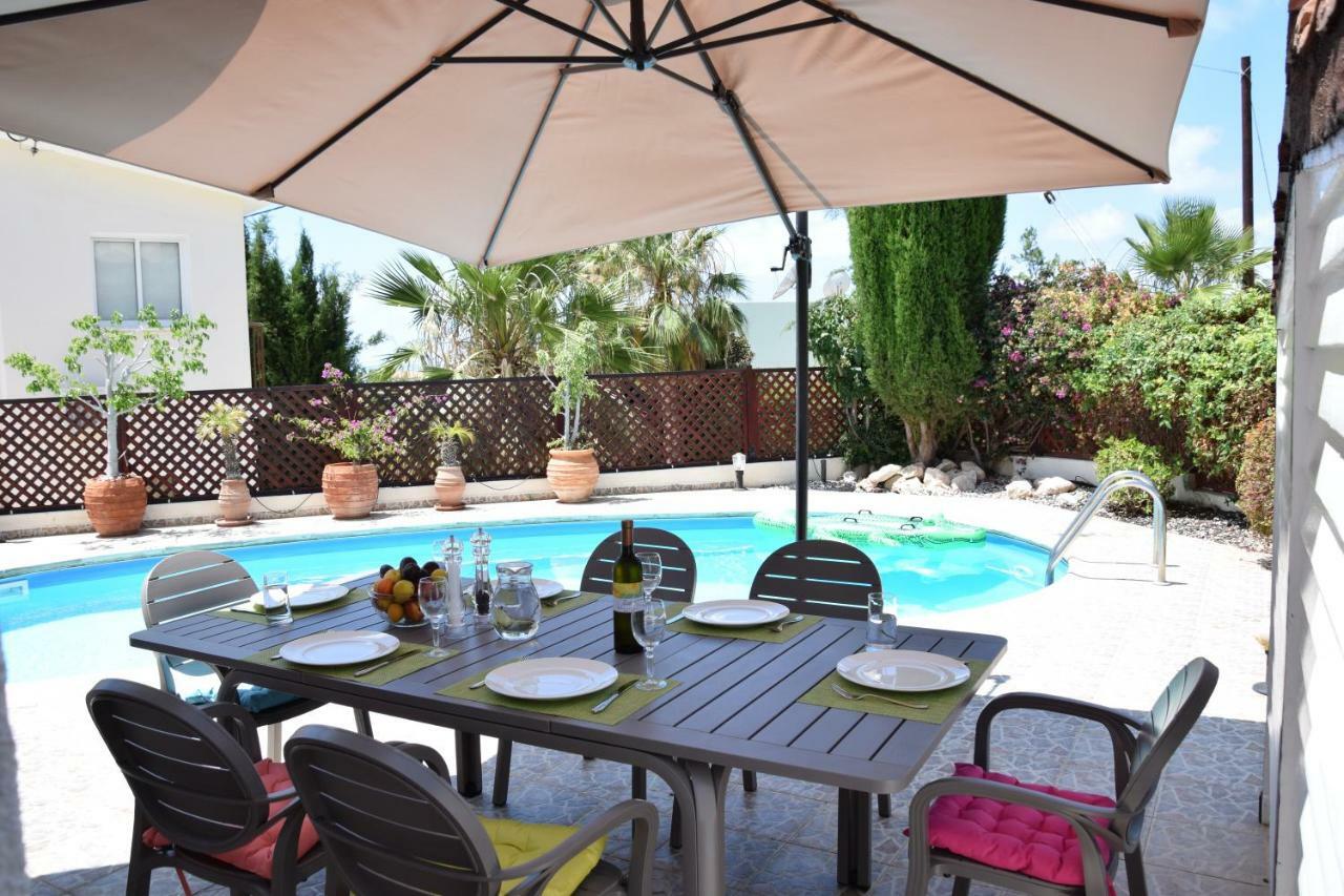 Villa Alicia With Priv Pool, Beautiful Garden And Shady Veranda- 5 Min To The Beach Peyia Exterior foto
