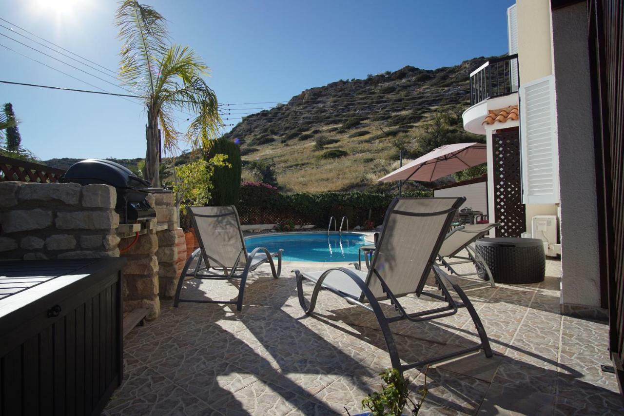 Villa Alicia With Priv Pool, Beautiful Garden And Shady Veranda- 5 Min To The Beach Peyia Exterior foto